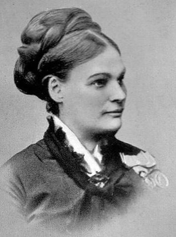 Sculptor Leia